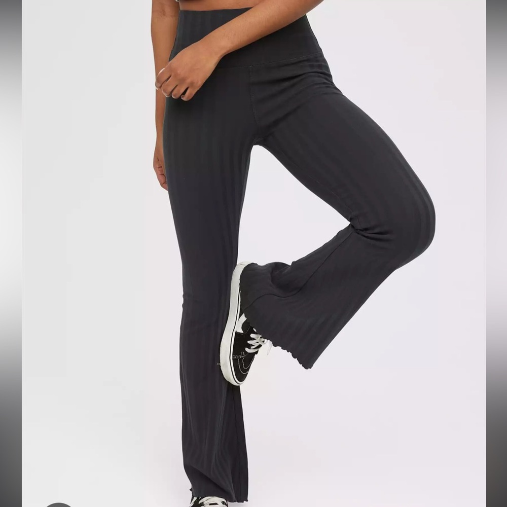 Aerie flare leggings. Size XL. Worn once. So cute and comfy.